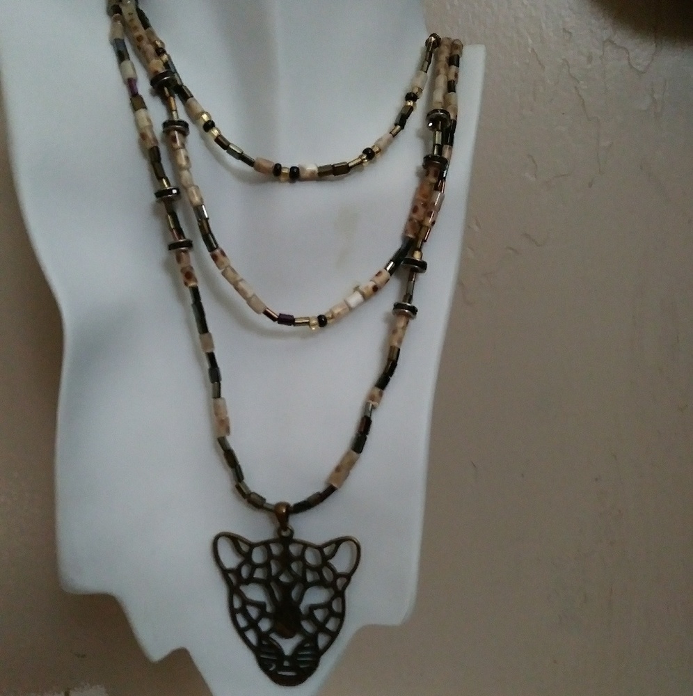 Hand Crafted Leopard Spotted Beads Necklace